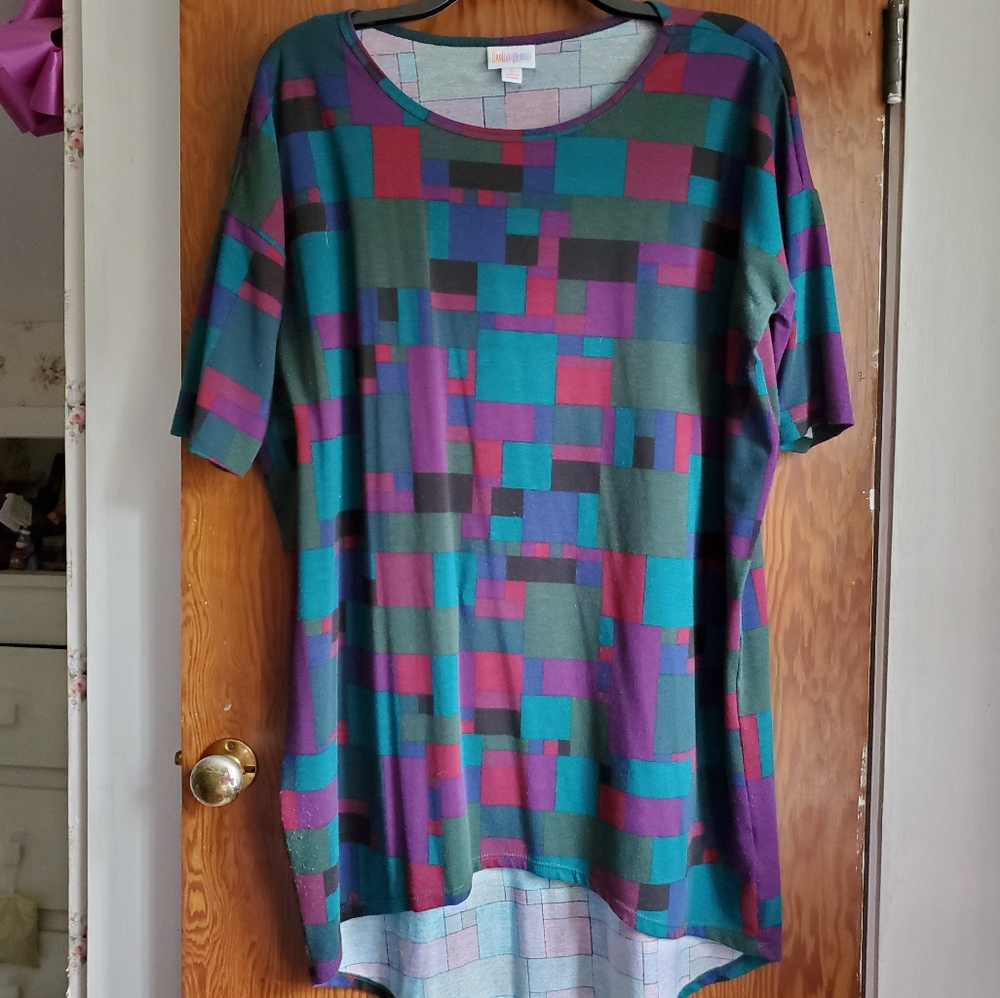 Lularoe Irma top